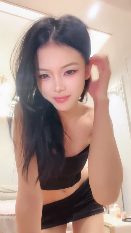 【兜兜】神似章若楠的反差女神 顶级魅魔简直美呆了2v